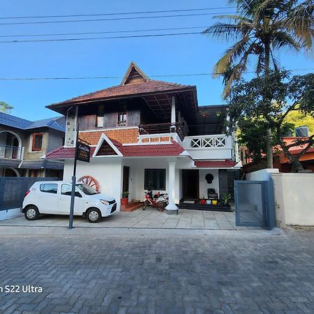 Kairali Palace Home Stay Thekkady Exteriér fotografie